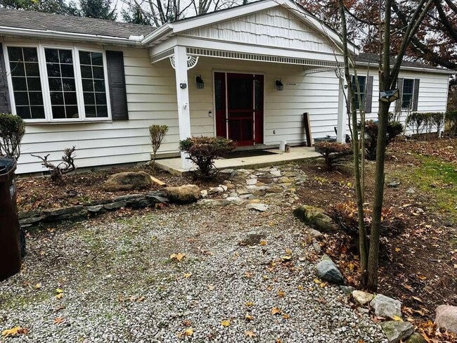 Photo - 159 S Parkway Dr