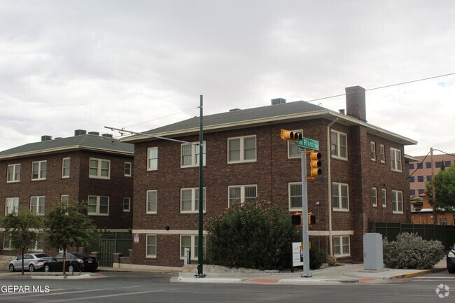 Building Photo - 1717 N Stanton St Unit B Rental
