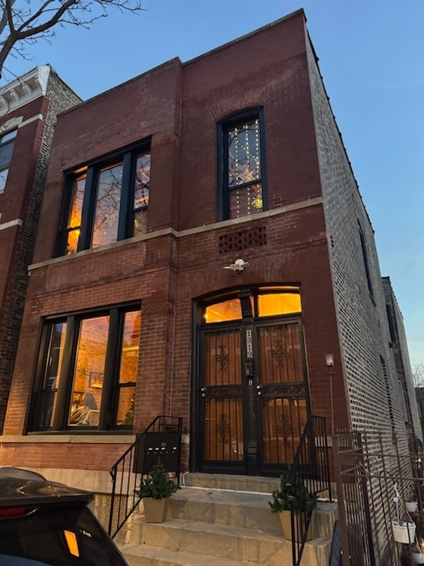 Building Photo - 1319 W Erie St Rental