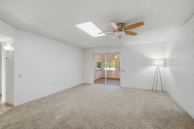 Photo - 359 N Calle Del Chancero