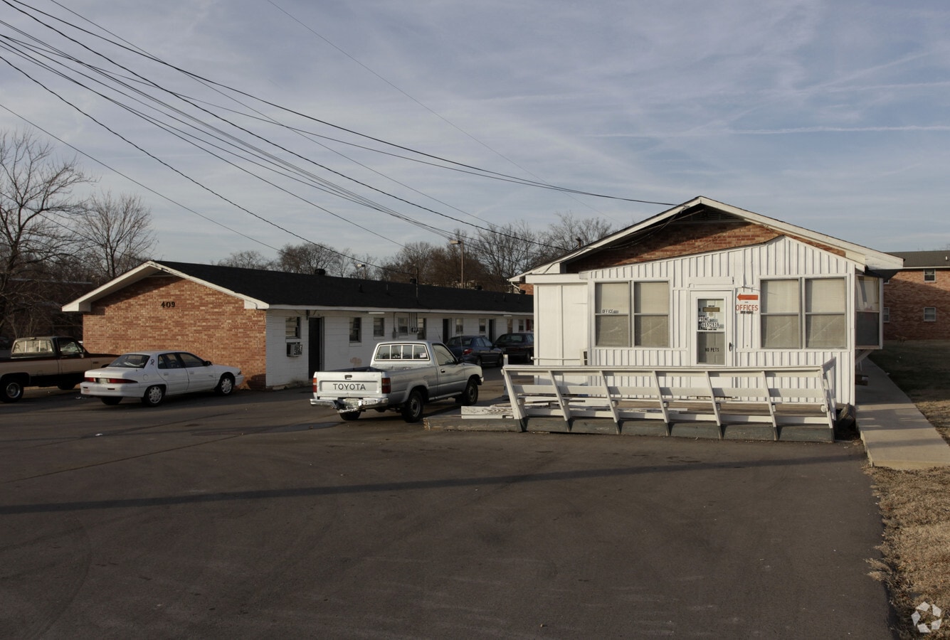Photo - Madison Manor Apartments