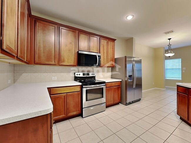Photo - 1003 Utopia Ln