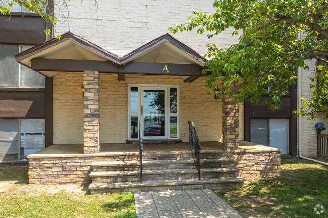 Entrance - Driftwood Club Apartments