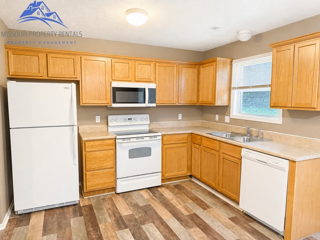 Photo - Merriam Woods- 3 Bed 2 Bath