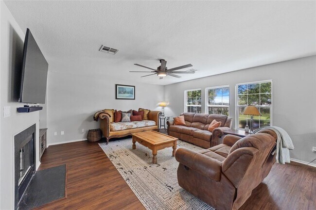 Photo - 201 S Sumac Ln