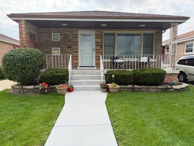 Building Photo - 8618 S Komensky Ave