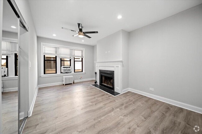 Building Photo - 0 bedroom in Chicago IL 60657 Unit H2 Rental
