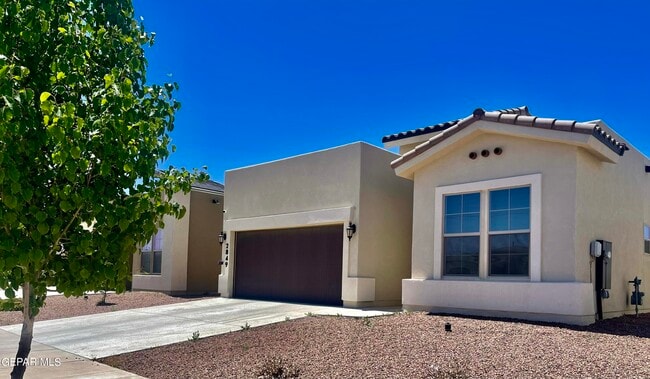 Building Photo - 2849 Tierra Oasis St