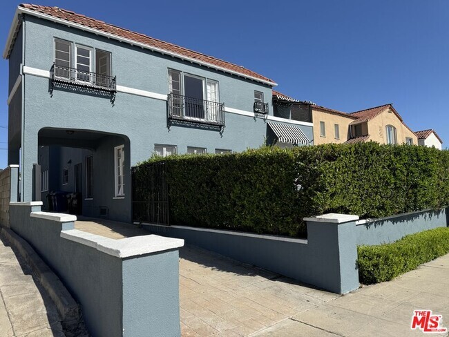 Building Photo - 848 S Curson Ave Rental
