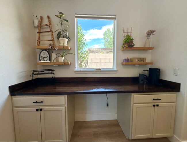 Photo - 10215 Marin Dr NW