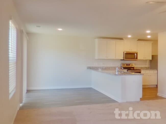 Photo - 2010 Southlea Dr