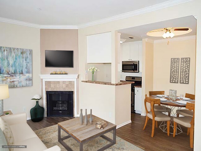 Photo - Warner Courtyard Apartments