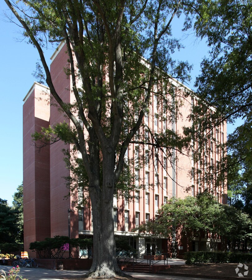 Photo - Bowen Residence Hall Apartments