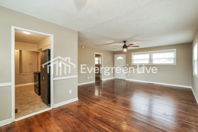 Photo - 1147 Weston St