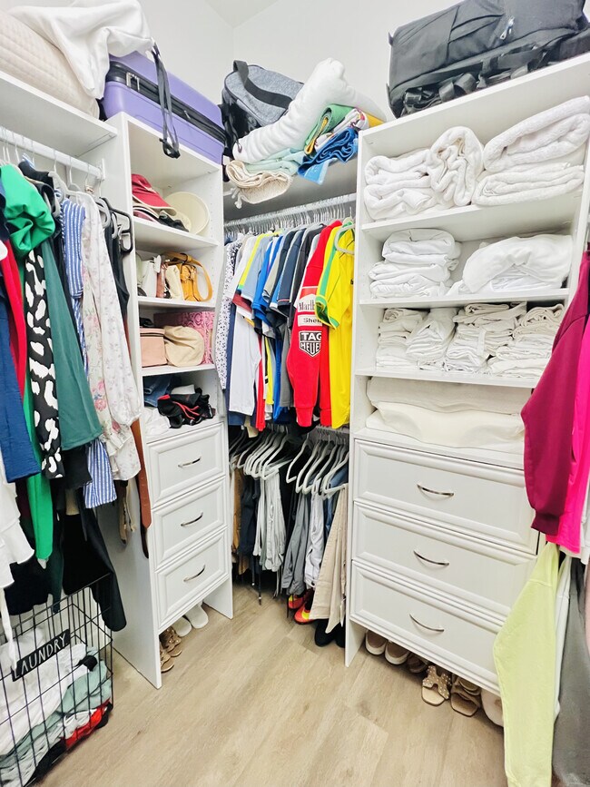 Armario principal - 3200 Madison Ave Unidad 23