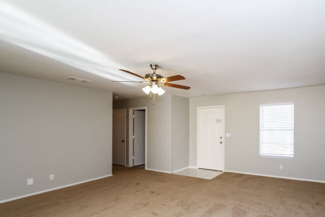 Photo - 681 Indian Row Ct