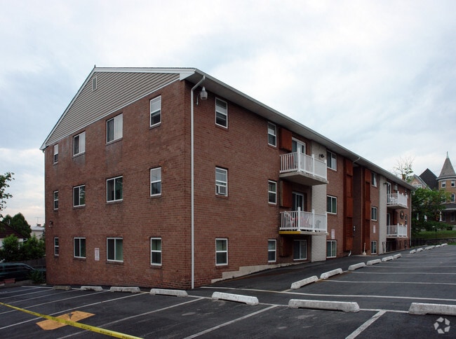 Hunters Hill Apartments