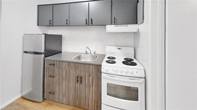 Photo - 186 Queen St Unit 19