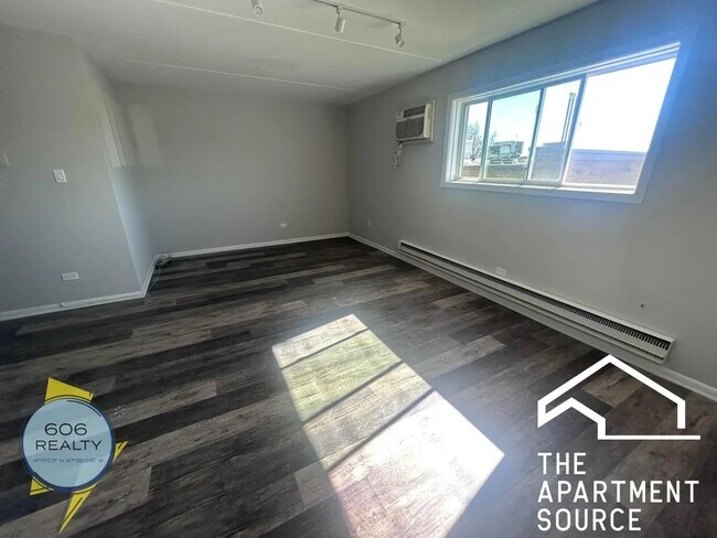 1128 Des Plaines Ave Unit 1128 Des Plaines Avenue
