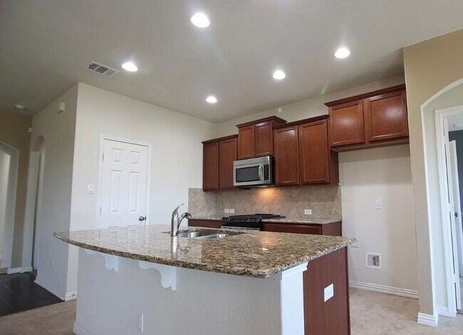 Photo - 3005 Angelina Ct