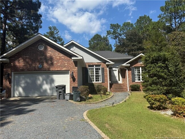 Building Photo - 995 Greenbriar Dr
