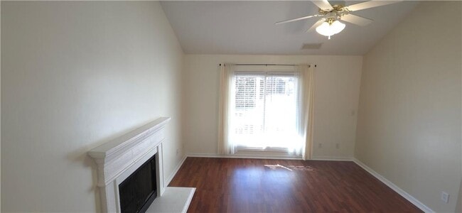 Photo - 2784 James Henry Dr