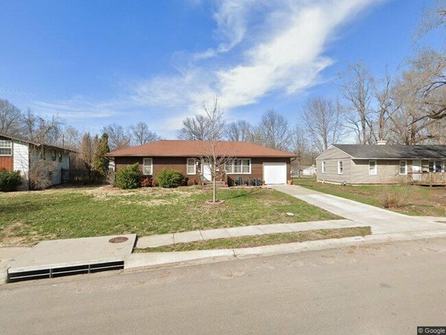 Building Photo - South KC redo and ready to Go