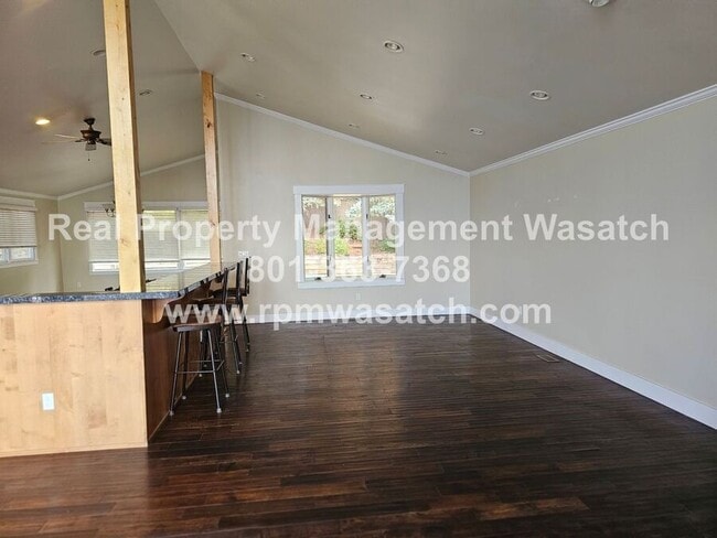 Photo - 985 Northcliffe Dr N