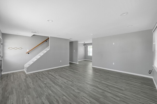 Photo - 7323 Farnsworth St