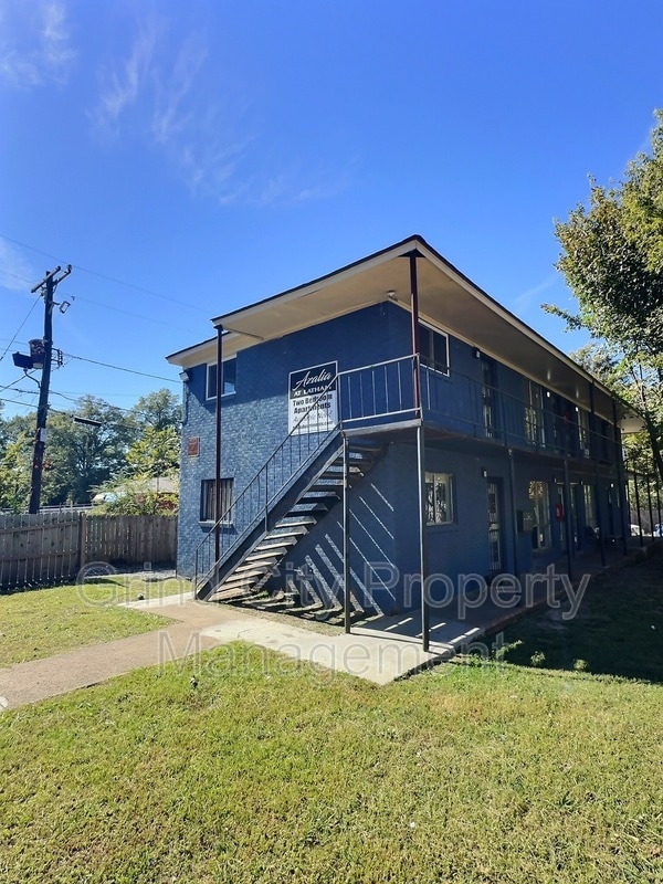 Photo - 1431 Latham Street - 2