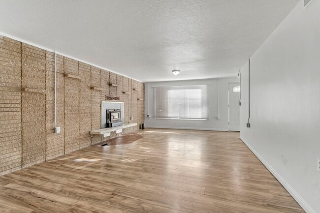 Photo - 13413 Minuteman Dr Unidad #9