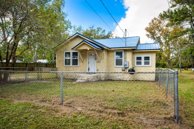 Photo - 12716 Gillespie Ave House
