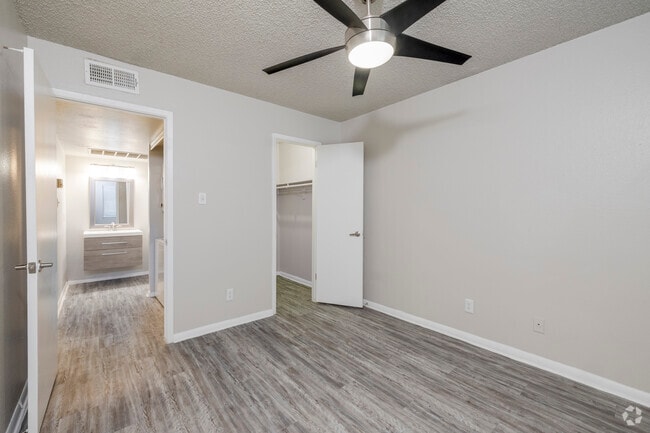 1BR, 1BA - 546SF - Bedroom