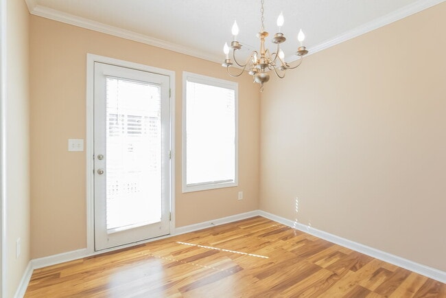 Photo - 212 Greystone Cir