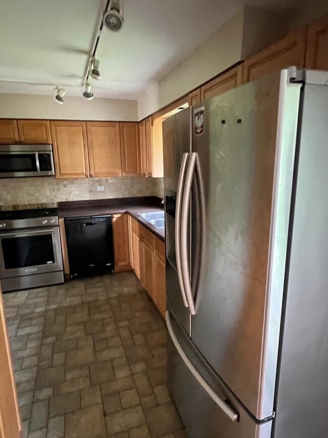 Photo - 6536 Ridge Rd