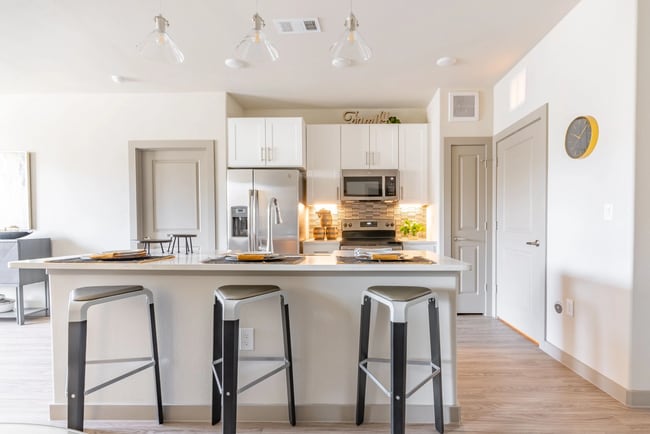 Building Photo - Bright, Bold, and Budget-Friendly Unit RW1