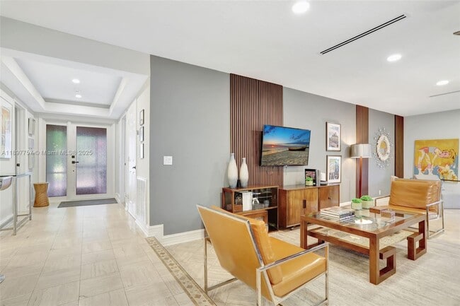 Photo - 1128 W Cypress Dr