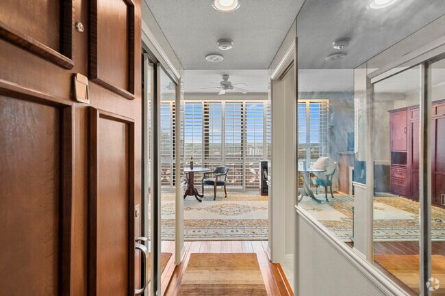 Building Photo - 1801 Lavaca St Unit 8B Rental