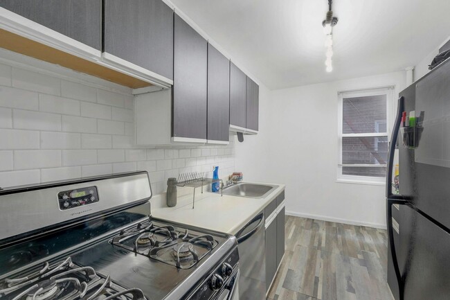 Photo - 43 Bronx River Rd Condo Unit 7B