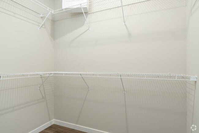 2BR, 2BA - 1,283SF - Primary Closet