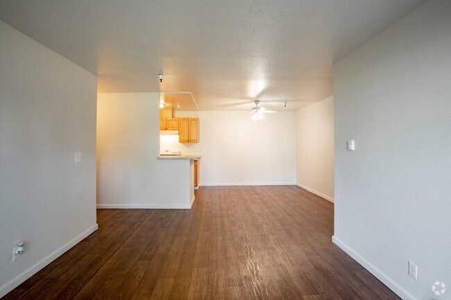 2BR, 1BA - 801SF