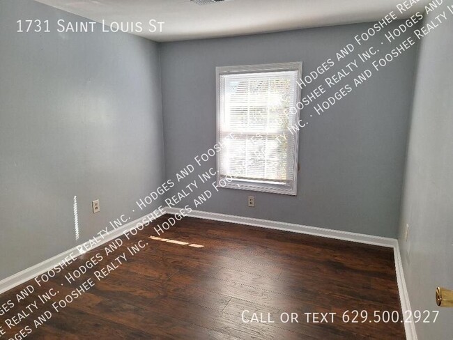 Photo - 1731 St Louis St House