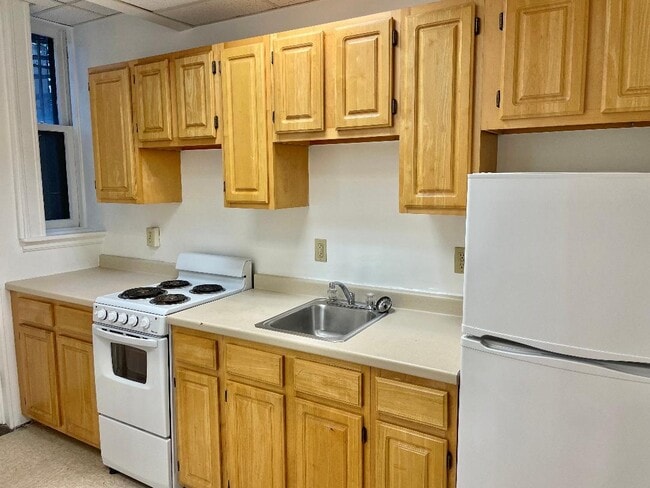 Photo - 1077 Beacon St Unit B