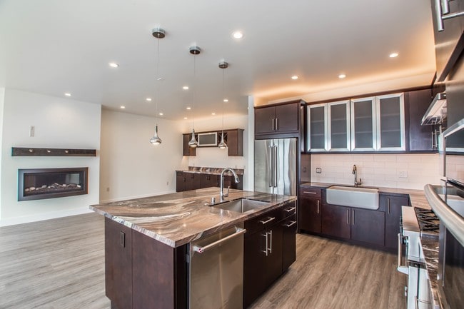 Photo - 1671 34th Ave