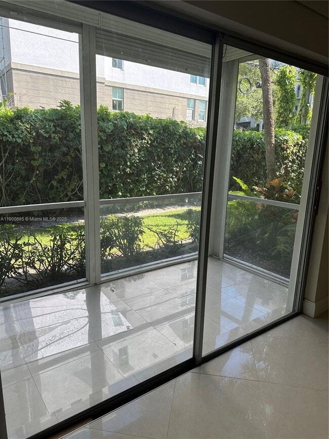 Photo - 6600 NE 22nd Way Unidad 2304