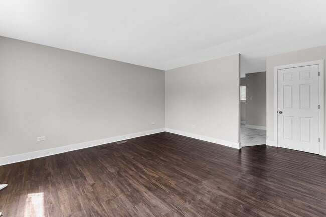 Photo - 816 Mackinaw Ave