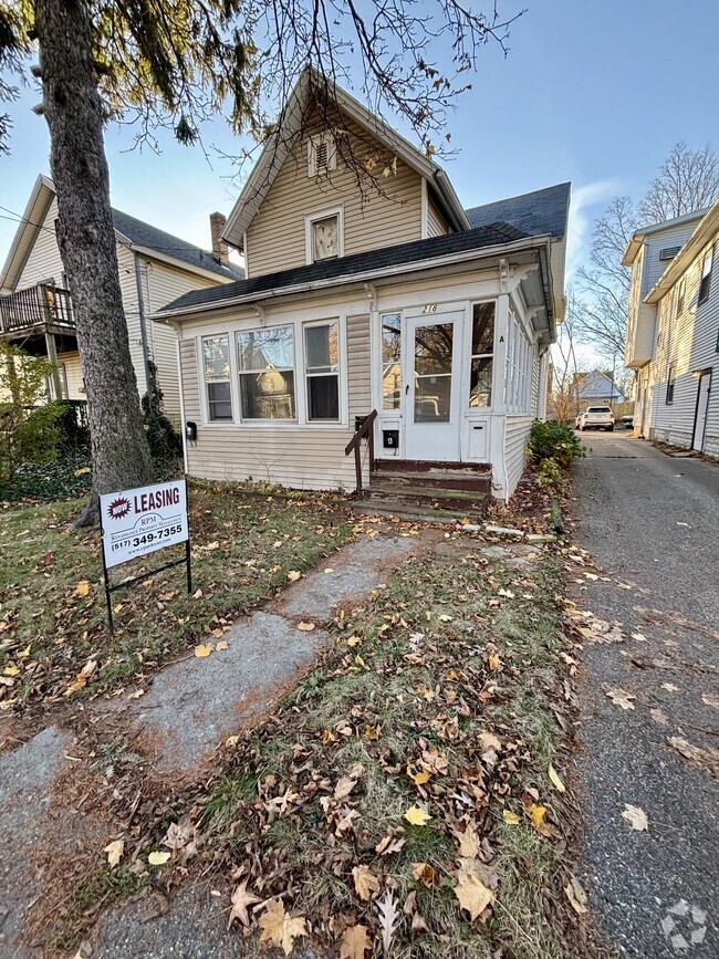 Building Photo - 218 Bingham St Unit C Rental