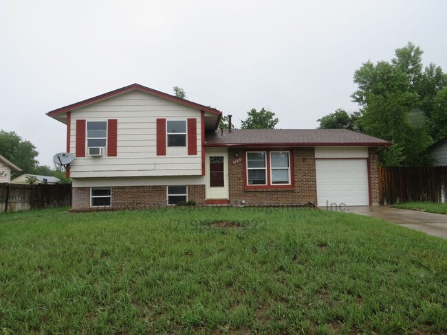 Building Photo - Charming 3-bedroom House in Secuirty-Widef...