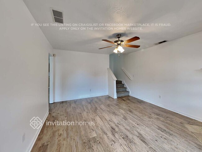 Photo - 385 Crestfield Cir