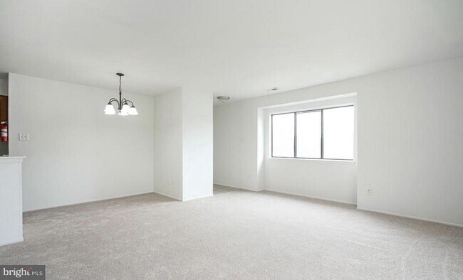 107 Lucas Ln
